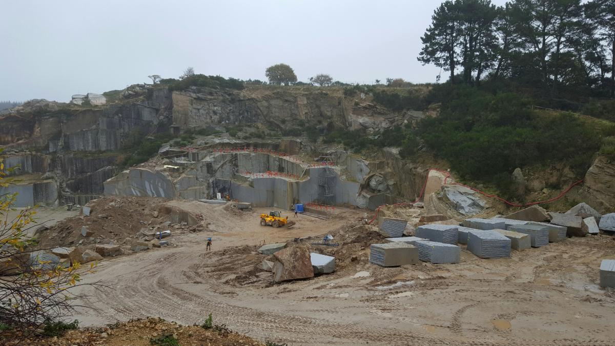 carrière granit huelgoat finistère